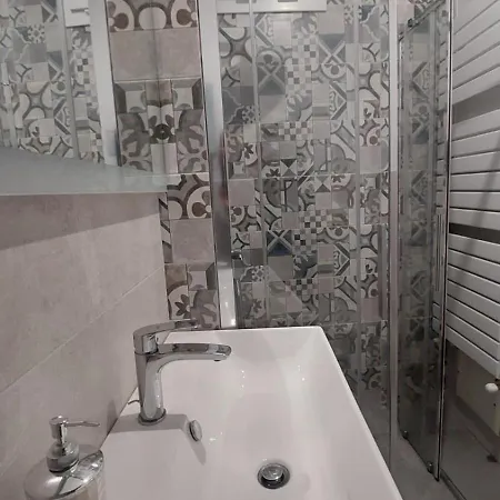 La Maison Blanche Apartment *