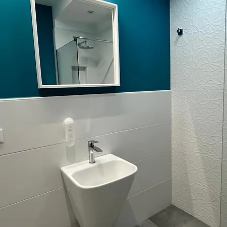 La Maison Blanche Apartment *